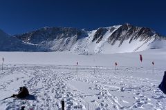 04D Branscomb Peak, Mount Vinson, Silverstein Peak, Principe de Asturias Peak Above Branscomb Glacier On The Way To Vinson Low Camp.jpg